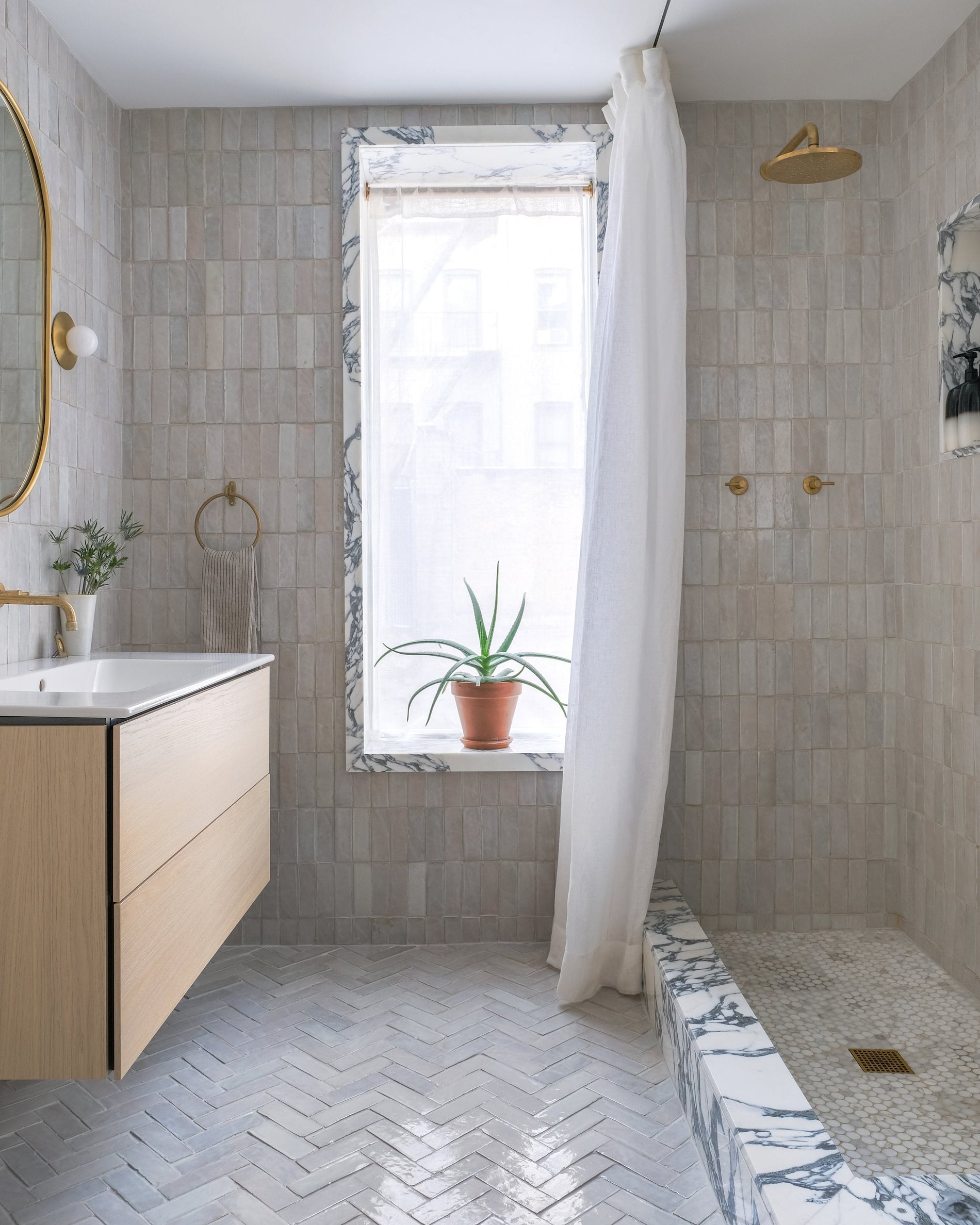 How to Mix Tile Shapes, Sizes, and Colors Like a Designer