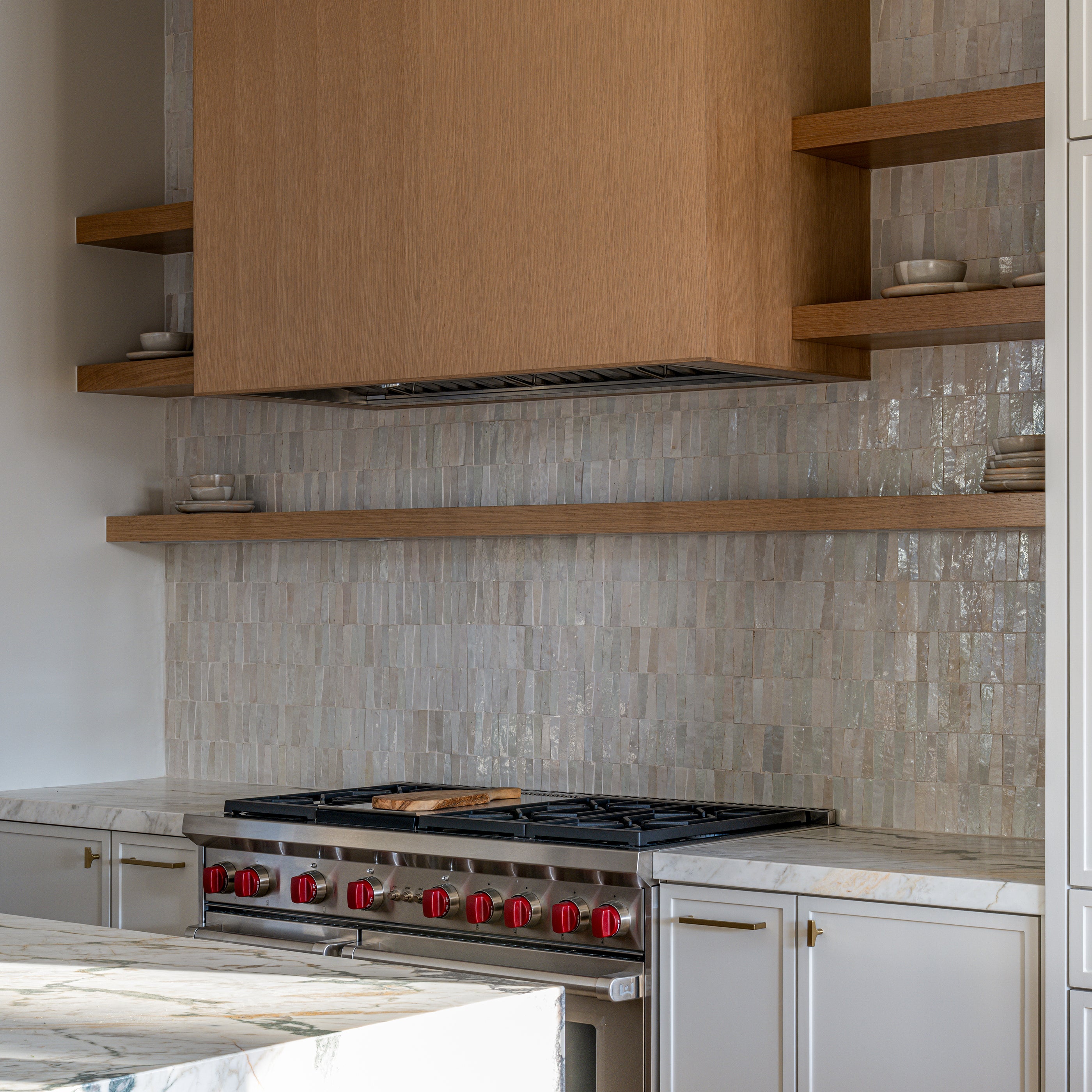1*4様 collection PRIVEE? Natural White 1x4 Trapezoid Mosaic Zellige Tile – Riad Tile