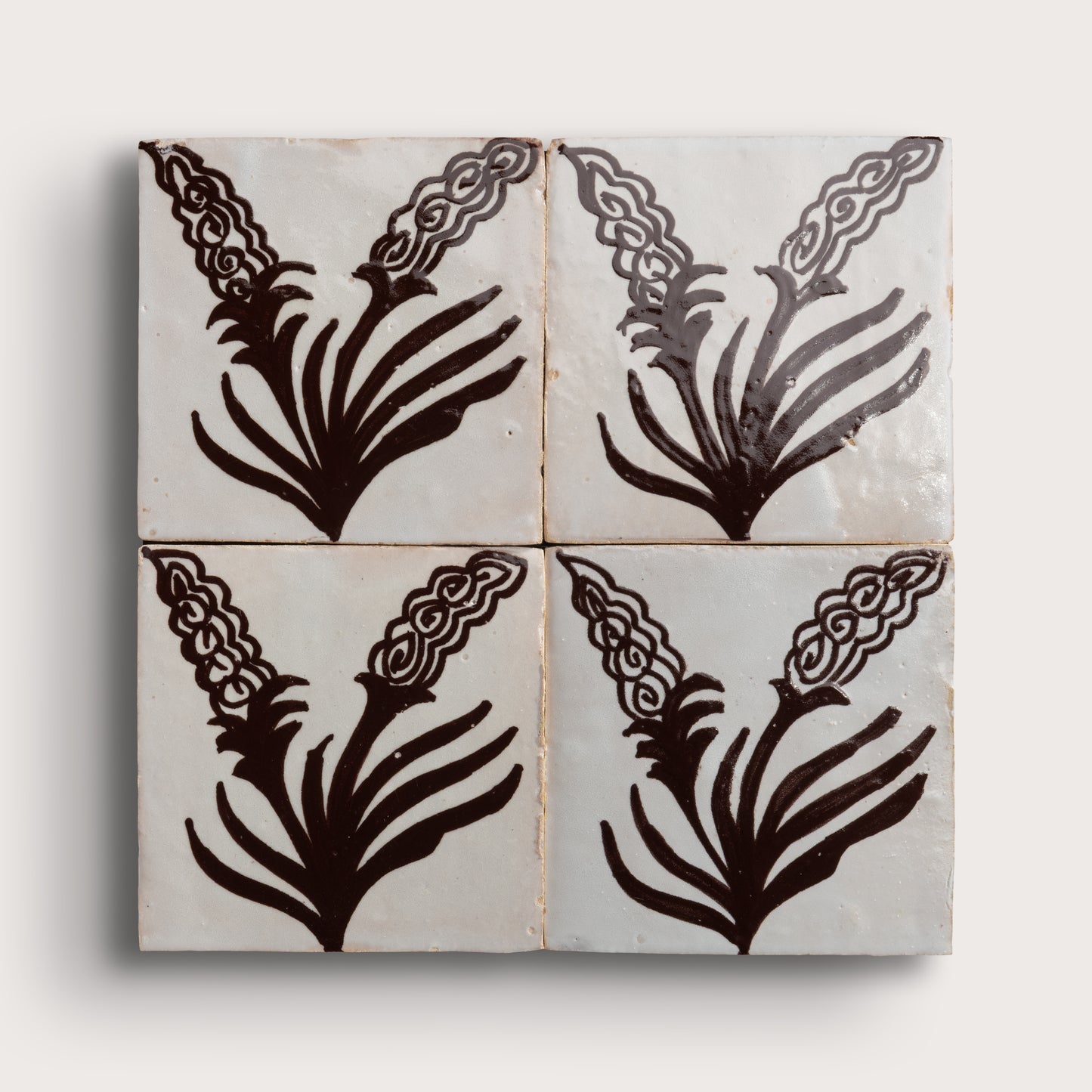 Thistle Umber Bloem 4x4 Zellige Tile