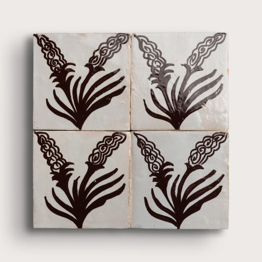 Thistle Umber Bloem 4x4 Zellige Tile