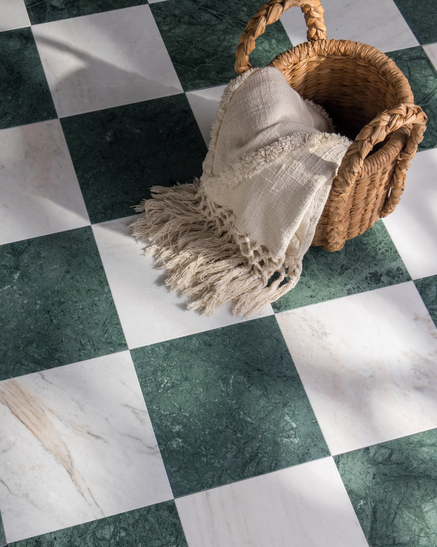 If you’re going to be a lush, make it marble. Mint and Monte Verde pair effortlessly with old favorites. Swipe to indulge. (image 2)
