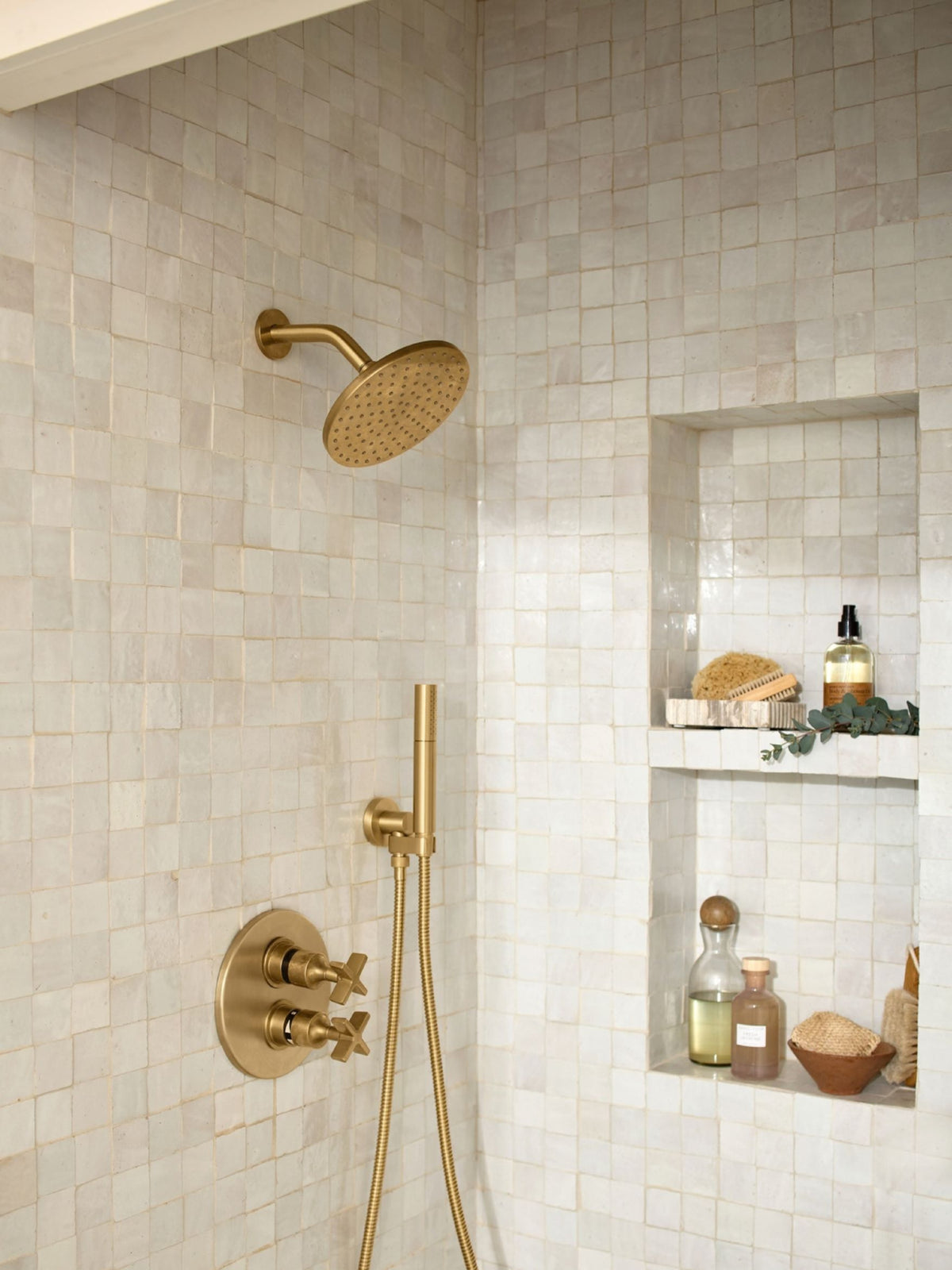 Good design knows when to break formation.

The grid gives you structure, but what you do with it is another story. Stripes, stacks, interruptions, unexpected color: there's more than one way to stay in line.

All photography provided by Rejuvenation.

Tile: Agave and Snow White 2x6 Thin Bejmat Zellige Tile, Deep Black 2x8 Flat Ceramic Tile | Matte, Forest Green 2x6 Thin Bejmat Zellige, Snow White 2x2 Zellige Tile, Black 2x2 Zellige Tile (custom), Wall Tile: Snow White 2x2 Mosaic Zellige Tile (image 4)